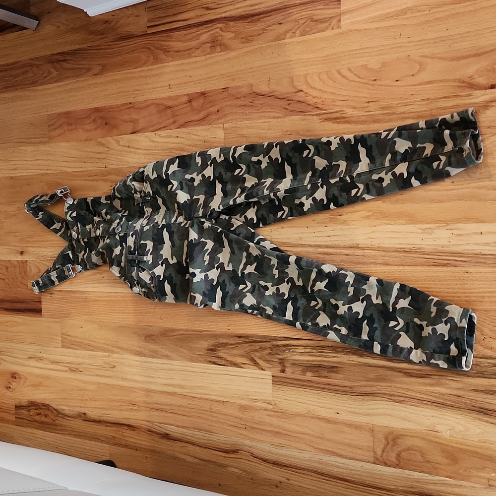 U B 2 URBAN BASICS CAMO OVERALLS - Picture 1 of 12